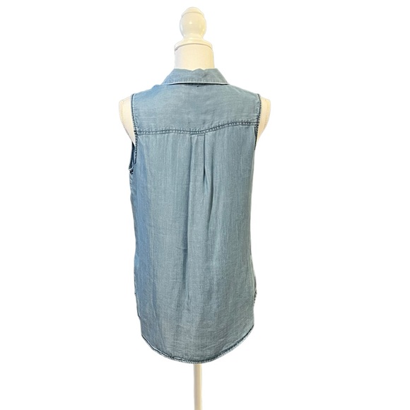 Who What Wear Sleeveless Button Down Denim Chambray Top Size Small - Picture 3 of 8